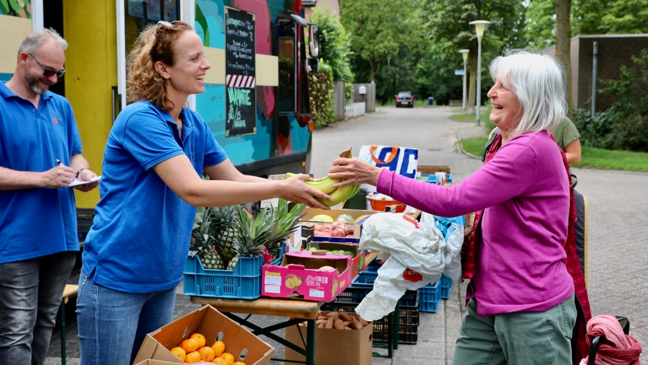 De Blauwe Tomaat rijdt ook in Nijmegen - De Brug Nijmegen